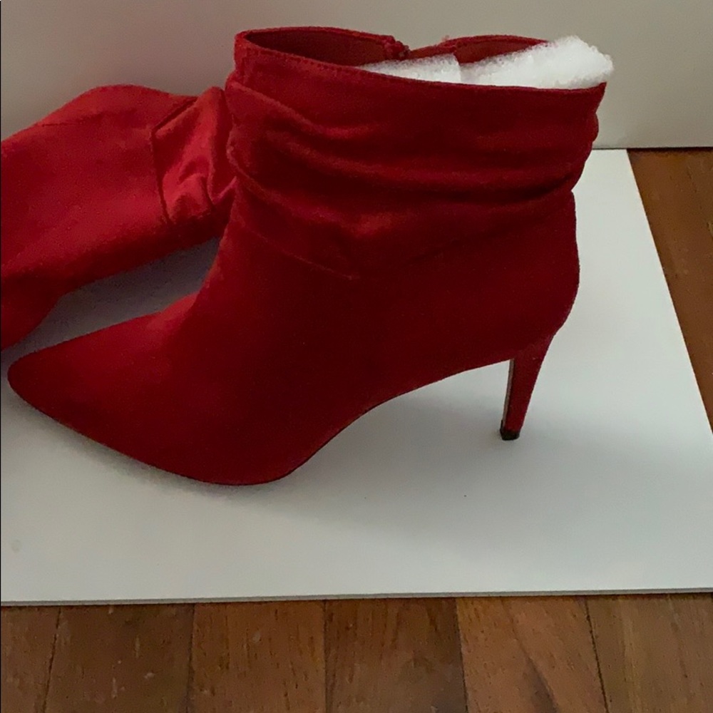 Shoe - Picture 3 of 4